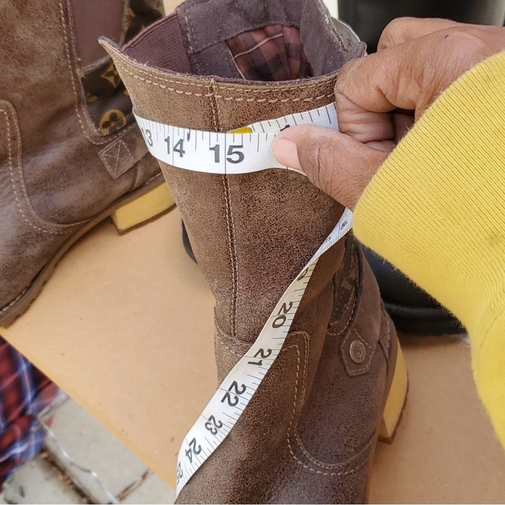 Timberland custom boots with Louis Vuitton detail - Picture 6 of 11